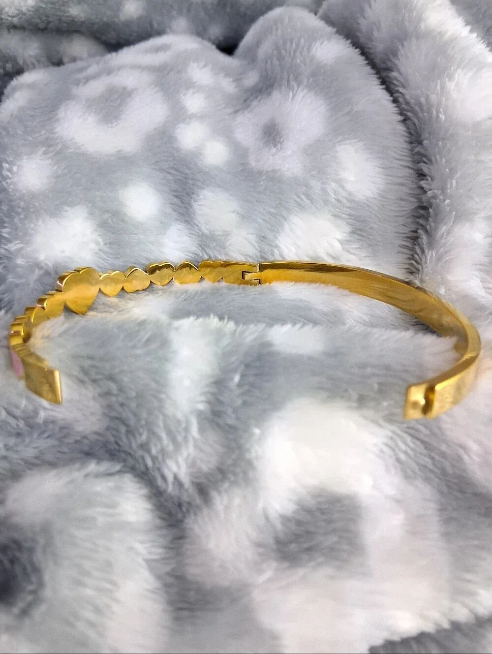Fashion Jewelry Gold Heart Bangle with Pink & Blue Enamel